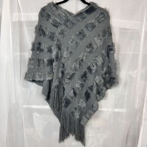 Womens gray v neck checkered poncho shawl sweater faux fur cozy one size